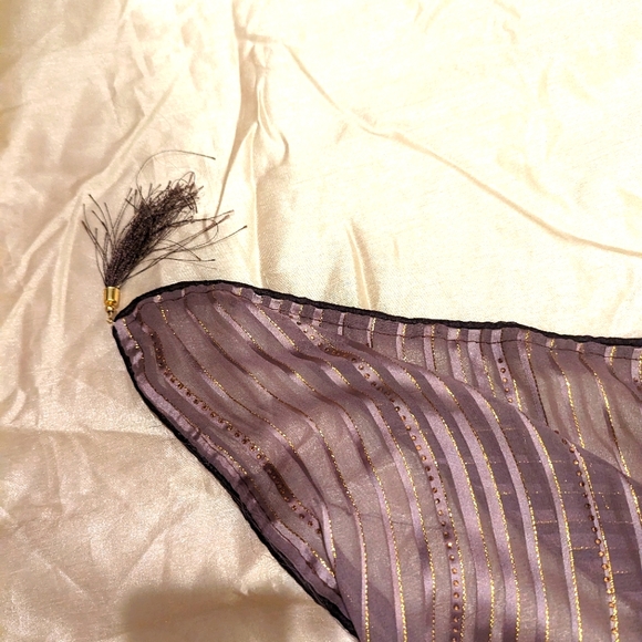 Party saree sequins work with a blouse.Rare find - Picture 4 of 4